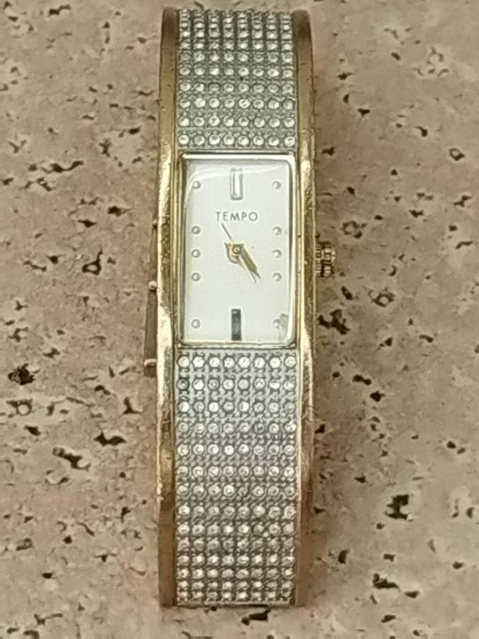 LADIES STUNNING TEMPO GOLD PLATED WATCH IN EXCELLENT WORKING CONDITION