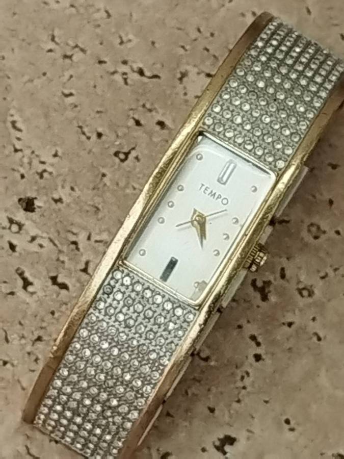 LADIES STUNNING TEMPO GOLD PLATED WATCH IN EXCELLENT WORKING CONDITION
