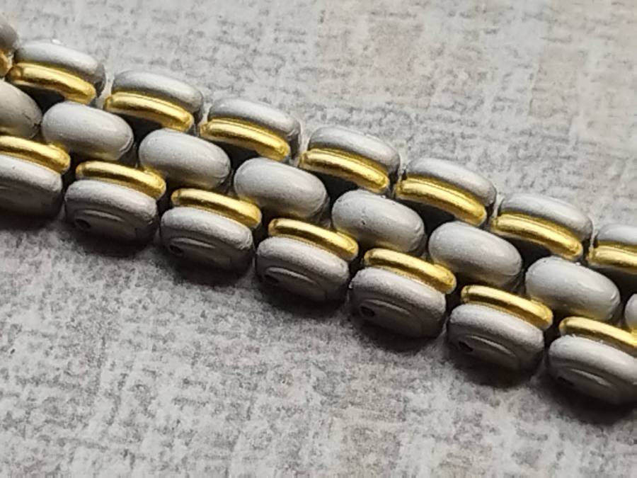 LADIES AVANT 2-TONE WATCH IN EXCELLENT WORKING CONDITION - UNUSED UNWORN STILL IN PACKAGING