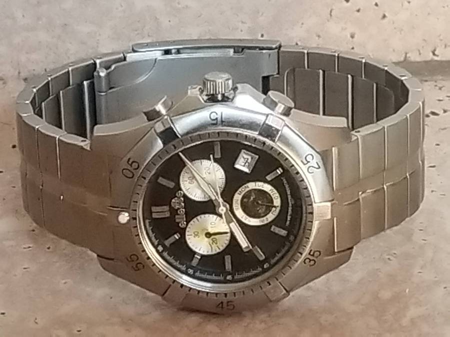 MENS ELLESSE WATCH WITH ROTATING BEZEL IN EXCELLENT WORKING CONDITION - READ DESCRIPTION