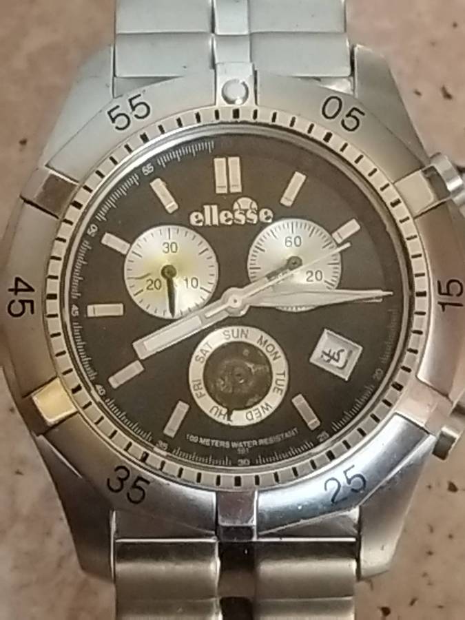MENS ELLESSE WATCH WITH ROTATING BEZEL IN EXCELLENT WORKING CONDITION - READ DESCRIPTION