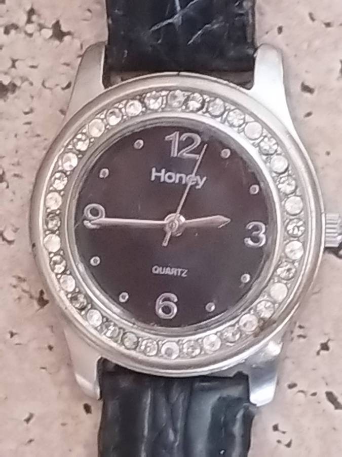 LADIES FASHION WATCH COLLECTION ALL IN EXCELLENT WORKING CONDITION - BIDDING FOR ALL 5 WATCHES