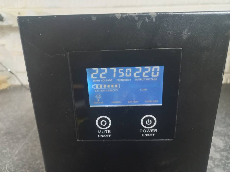 ECCO 1200W Inverter NS-1200 Spares or repair.