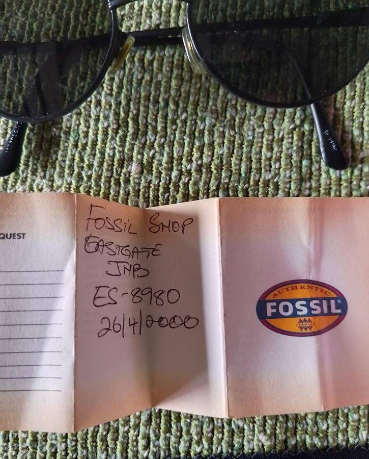 Fossil Sunglasses With Tin Case - Very Good Condition