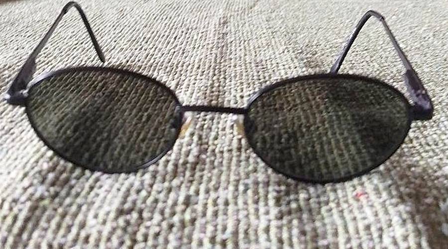 Fossil Sunglasses With Tin Case - Very Good Condition