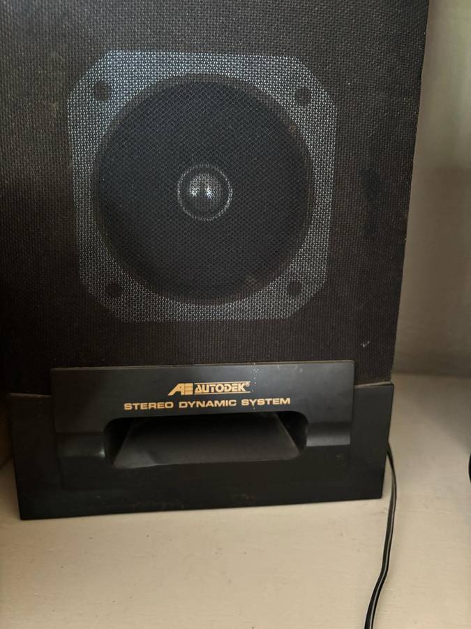 Classic Autodek Stereo Dynamic System Speakers - A Vintage Audio Gem