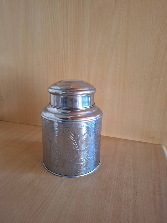 Agatha`s Bester Tea Tin/Tea Caddy - height 18cm width 13cm