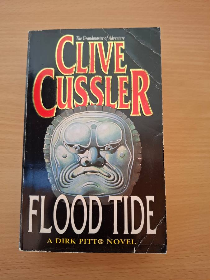 Flood Tide: Clive Cussler (Paperback)