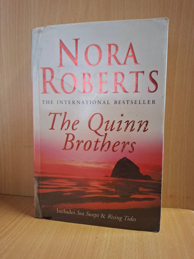 The Quinn Brothers : Nora Roberts  (Large Paperback)
