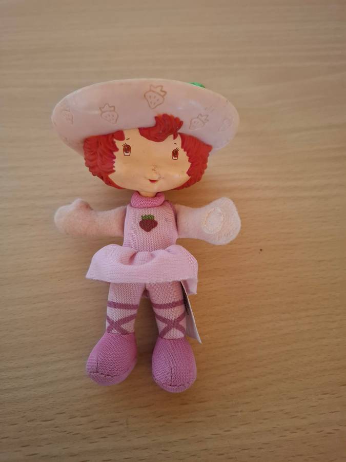 Small Strawberry Shortcake Doll - height 10cm  (McDonald`s Happy Meal Toy, 1980`s)