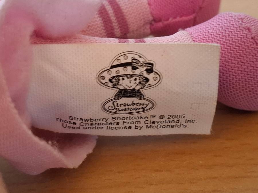 Small Strawberry Shortcake Doll - height 10cm  (McDonald`s Happy Meal Toy, 1980`s)