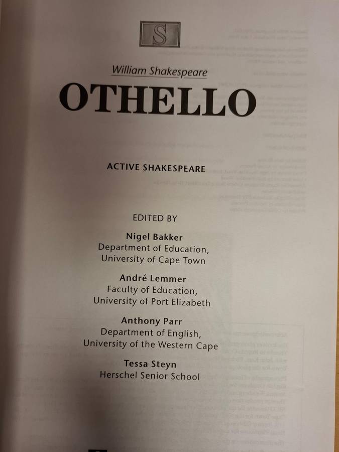 Othello: William Shakespeare  (Paperback)