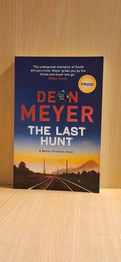 The Last Hunt : Deon Meyer  (Large Paperback)