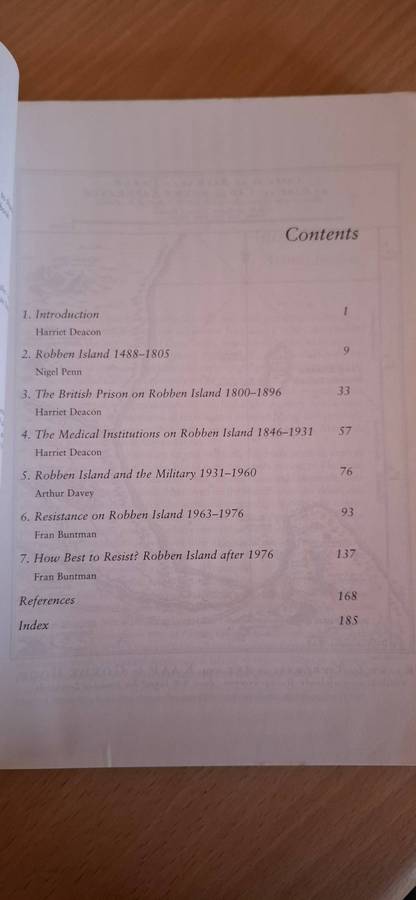 The Island - A History of Robben Island 1488-1990 edited by Harriet Deacon (Paperback)