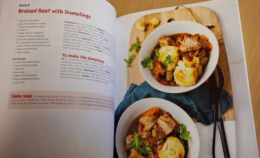 Hearty Home Food with Sipho : Siphokazi Mdlankomo  (Paperback)
