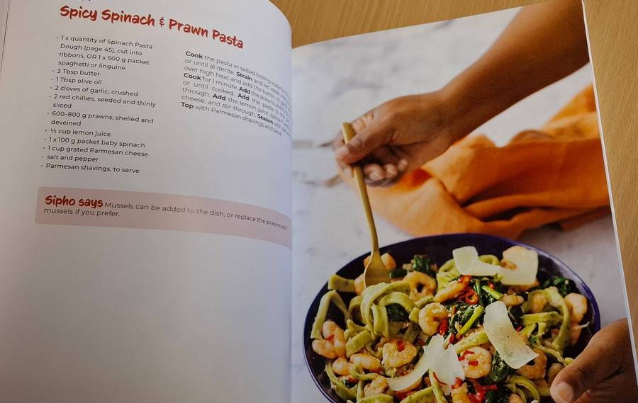 Hearty Home Food with Sipho : Siphokazi Mdlankomo  (Paperback)