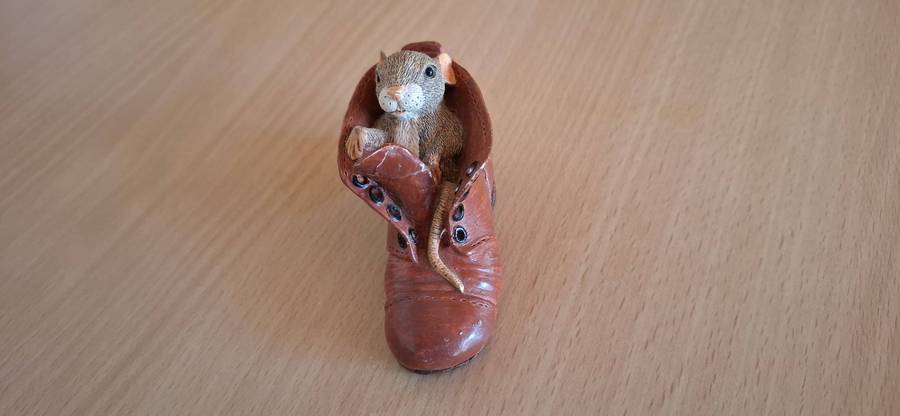 Mouse in a Boot Figurine (Montague Berkeley Limited, Made in Gt. Britain)