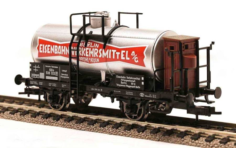 FLEISCHMANN 5431: TANK WAGON WITH BRAKEMAN'S CAB of the DRG (HO)