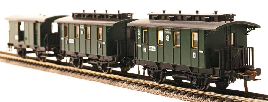 FLEISCHMANN: 2x DRG 3RD CLASS PASSENGER & 1x BAGGAGE COACH (HO)