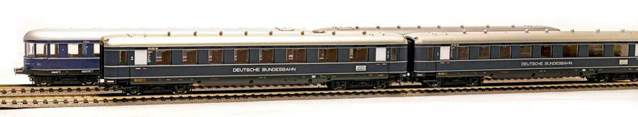 Trix & Liliput Passenger Coaches of the DB (HO) 4x