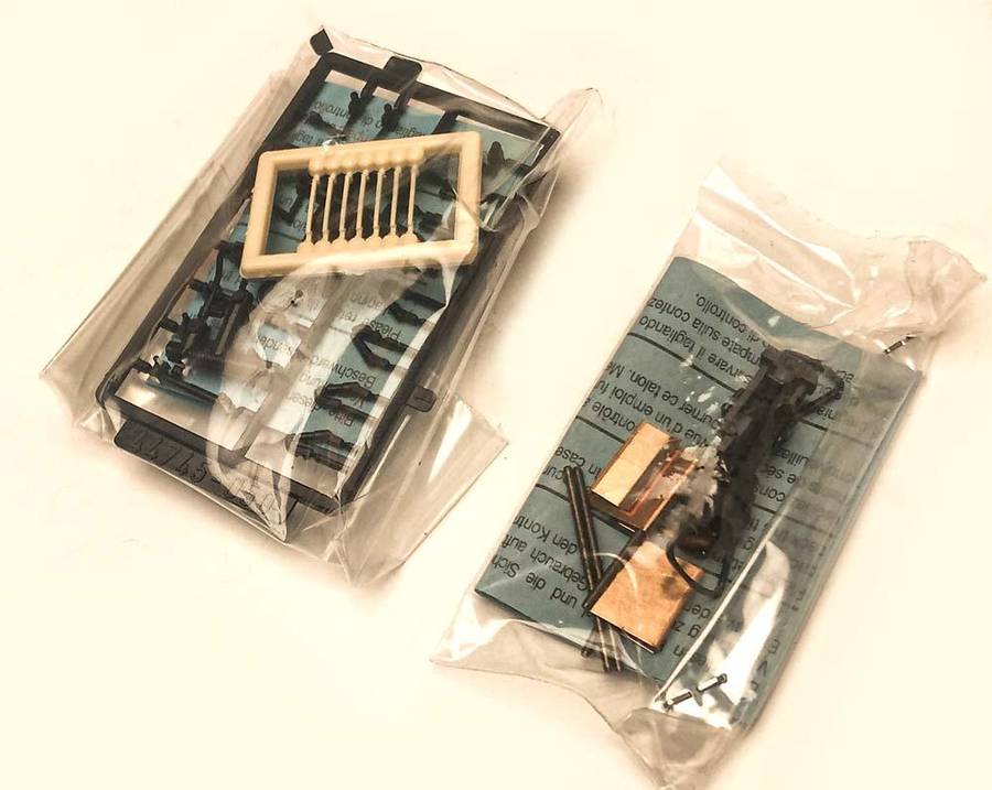 Roco Euro Express Carriage (HO)