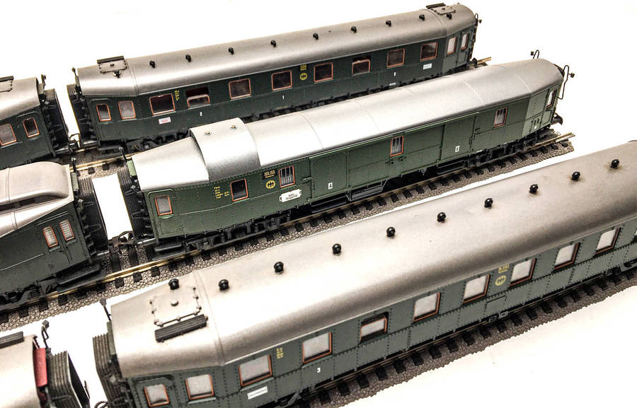 ROCO EXPRESS WAGONS OF THE DRG (HO) X6