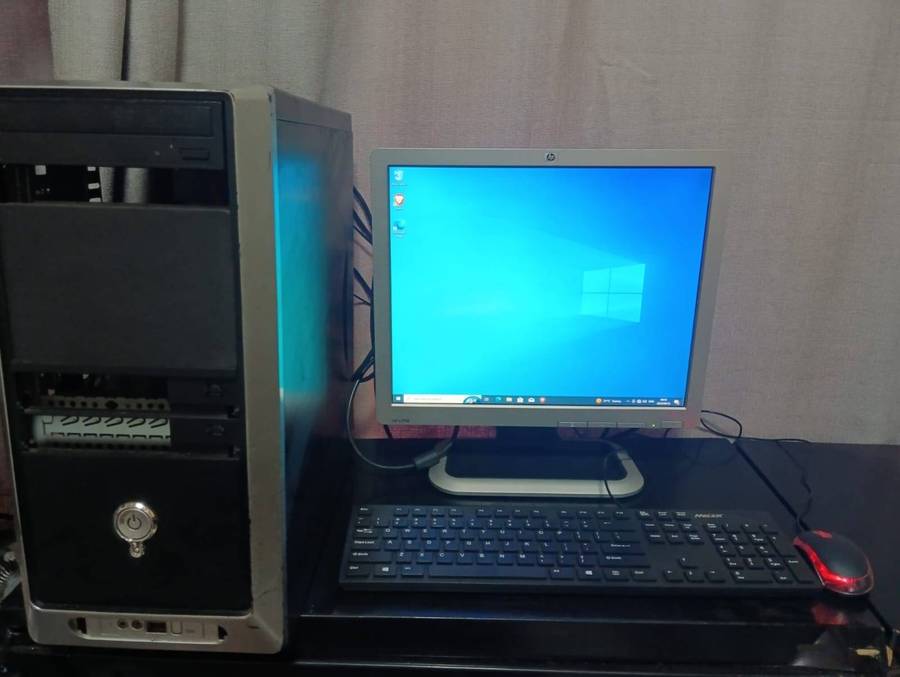 Computer (includes screen keyboard mouse)