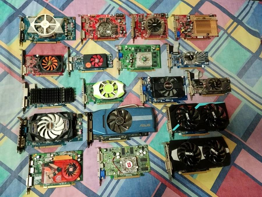 Bulk lot of 18 graphics cards