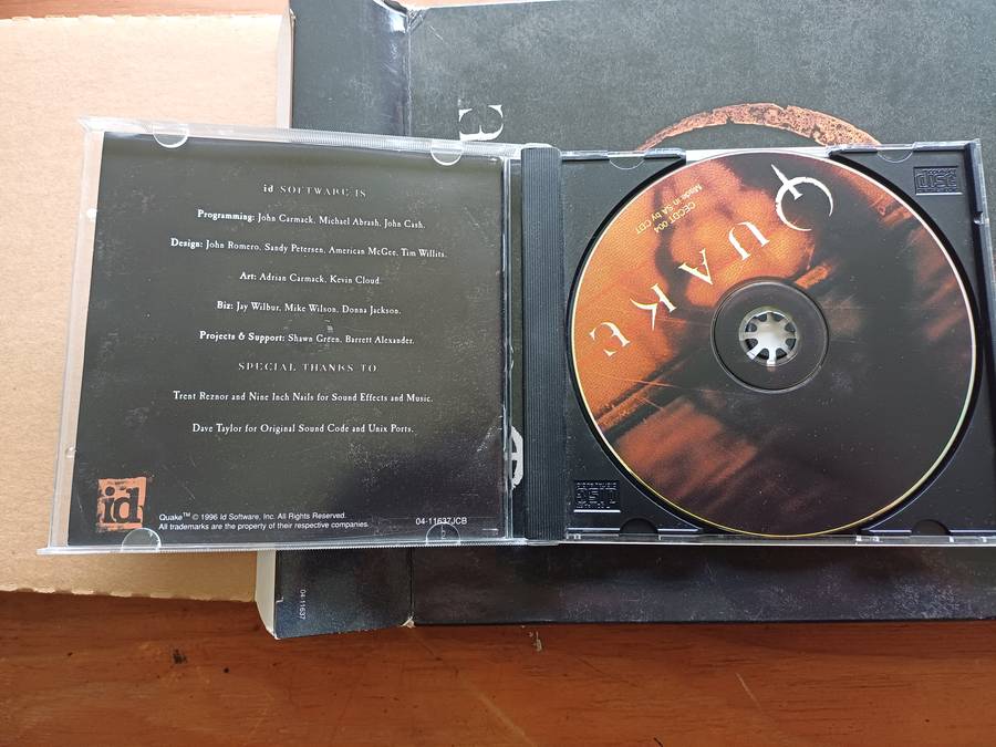 Quake BIG BOX (Nice Collectors piece)