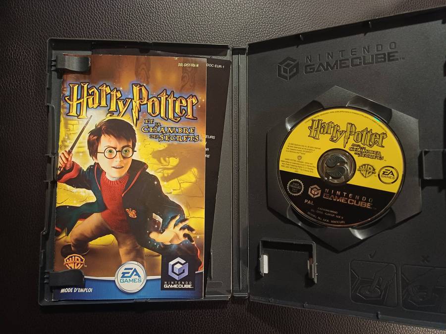 Harry Potter and the Chamber of Secrets GameCube (French Pal version plays in English)