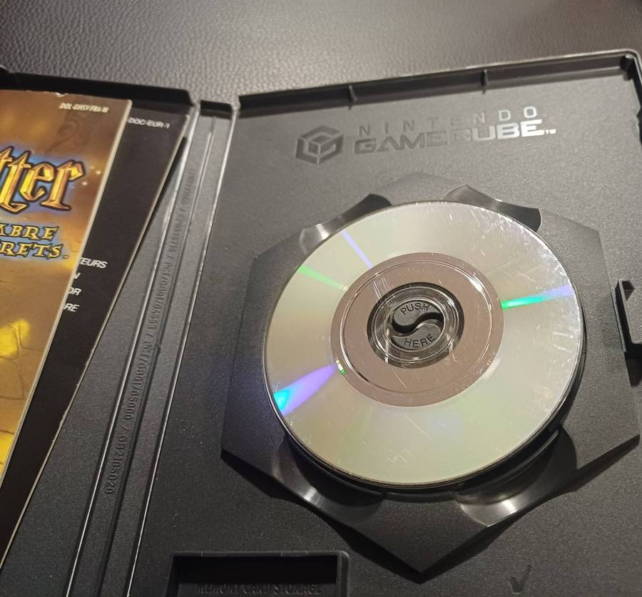 Harry Potter and the Chamber of Secrets GameCube (French Pal version plays in English)