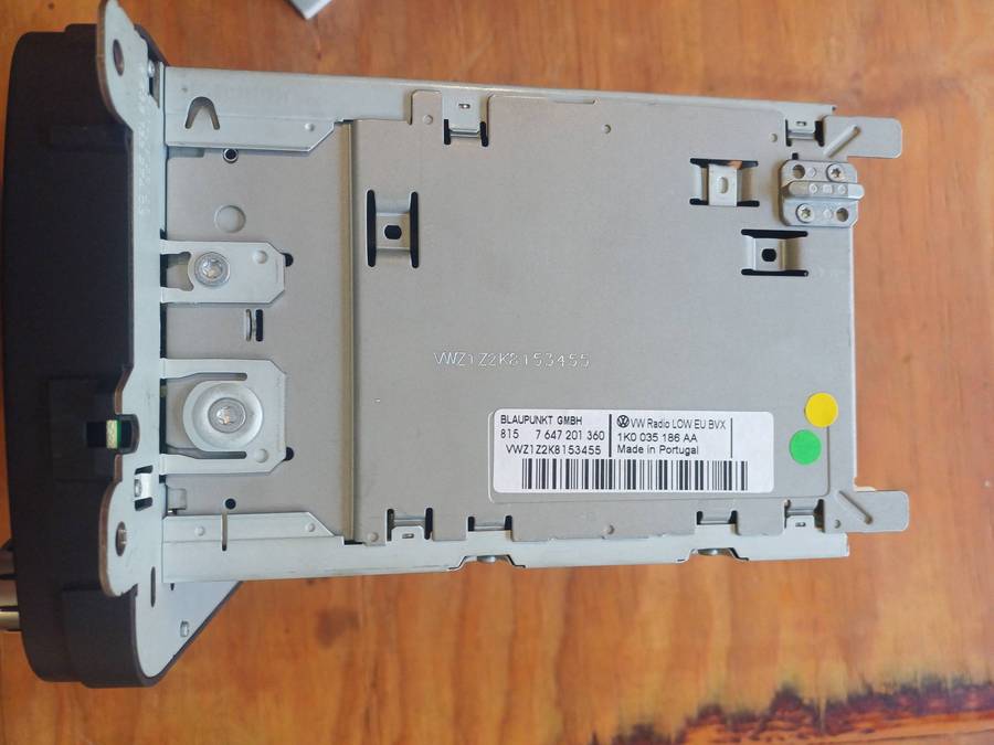 2010 VW (Volkswagen) Amarok OEM Radio Head Unit with booklet