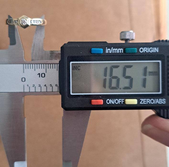 9ct gold petite diamond ring set