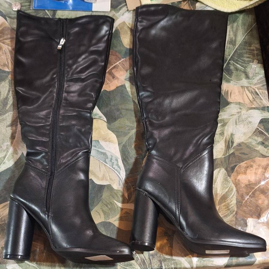 Gilly knee length boot UK 6