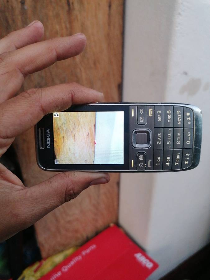 Nokia E52 cellphone