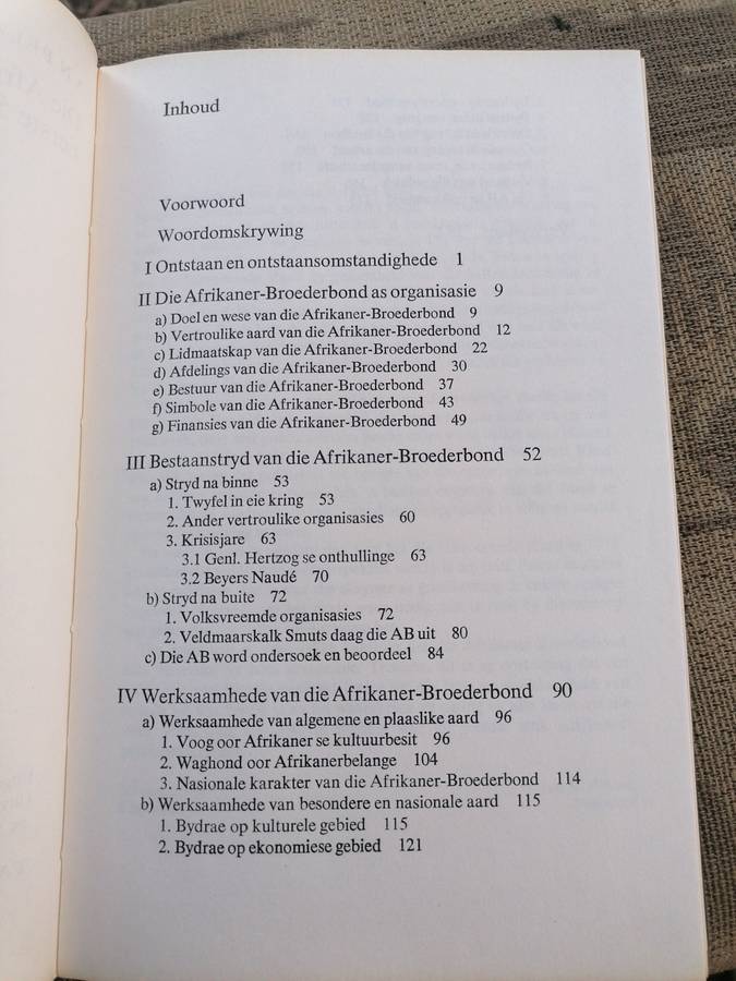 Die Afrikaner-broederbond:eerste 50 jaar deur AN PELZER