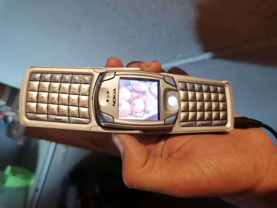 Nokia 6820 working condition with charger