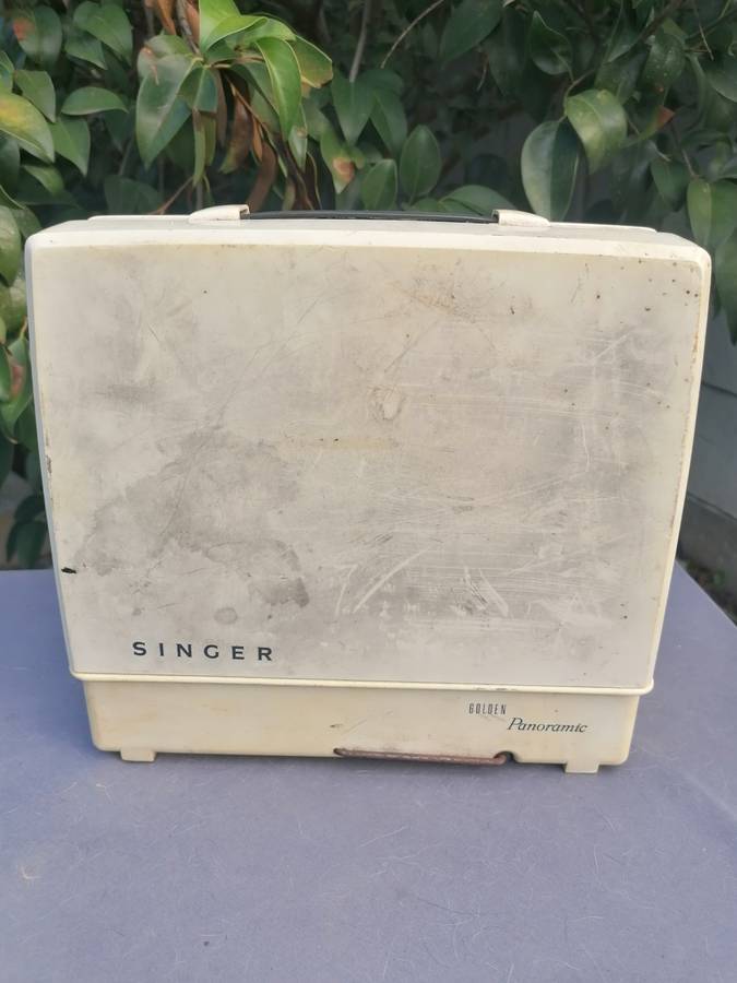 1960S LITTLE GOLDEN PANORAMIC SEWING MACHINE