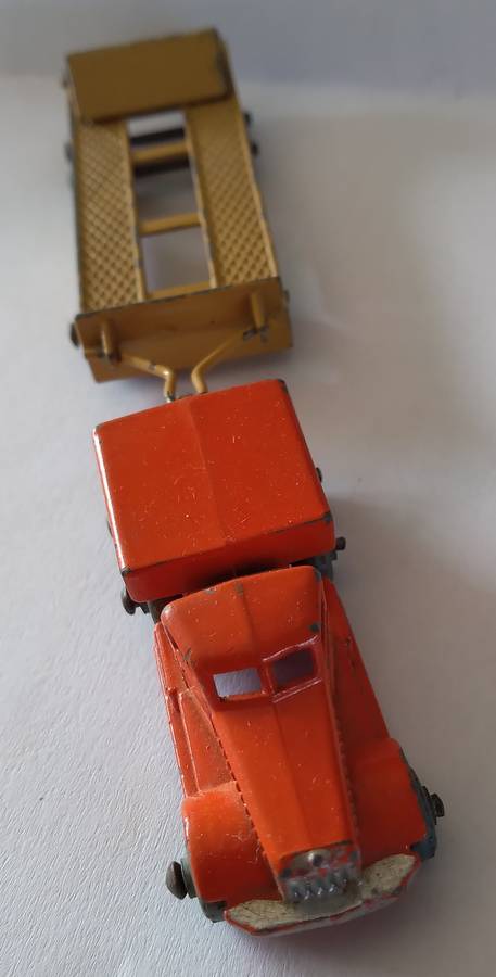 Matchbox Diamond T Prime Mover And Trailer # 15