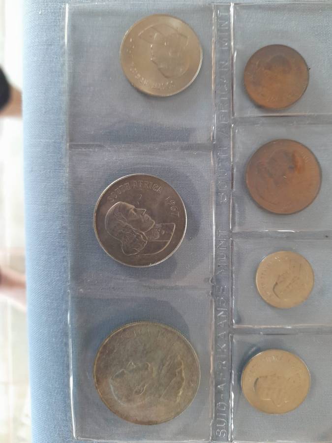 1967 Uncirculated Coin Set With Silver R1 Coin