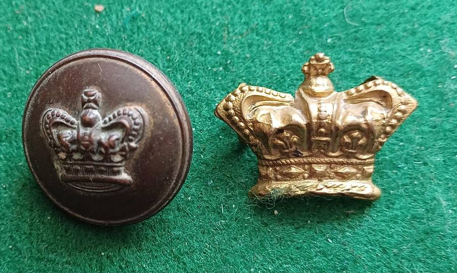 British Army, brass Queen Victoria Crown and button