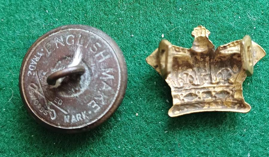 British Army, brass Queen Victoria Crown and button