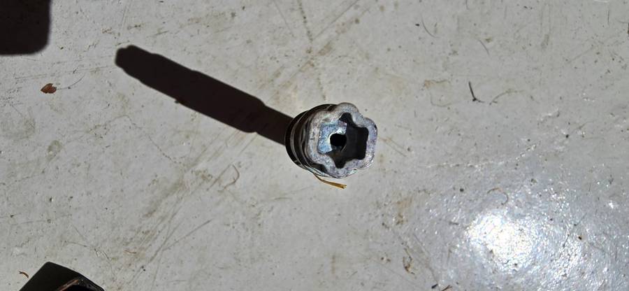 Toyota spare wheel winder (Landcruiser 100)