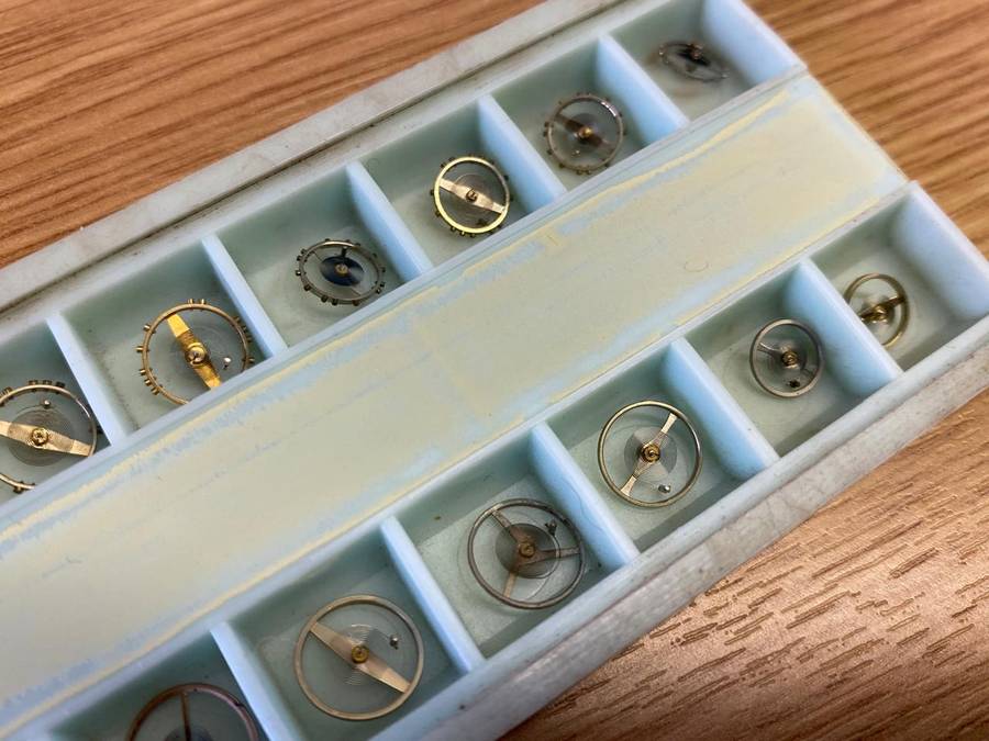 Watch balance wheels complete