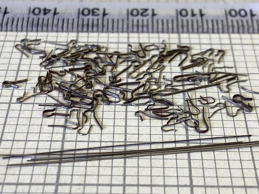 Watch movement return springs - 50+ pieces - lot 1