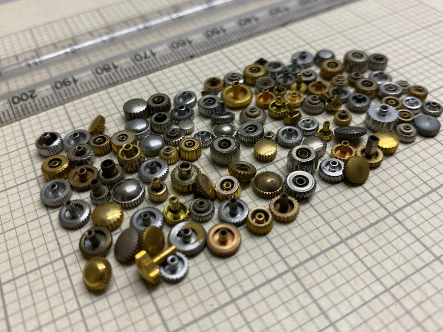 Assorted used watch crowns - 100+ pieces - lot 1
