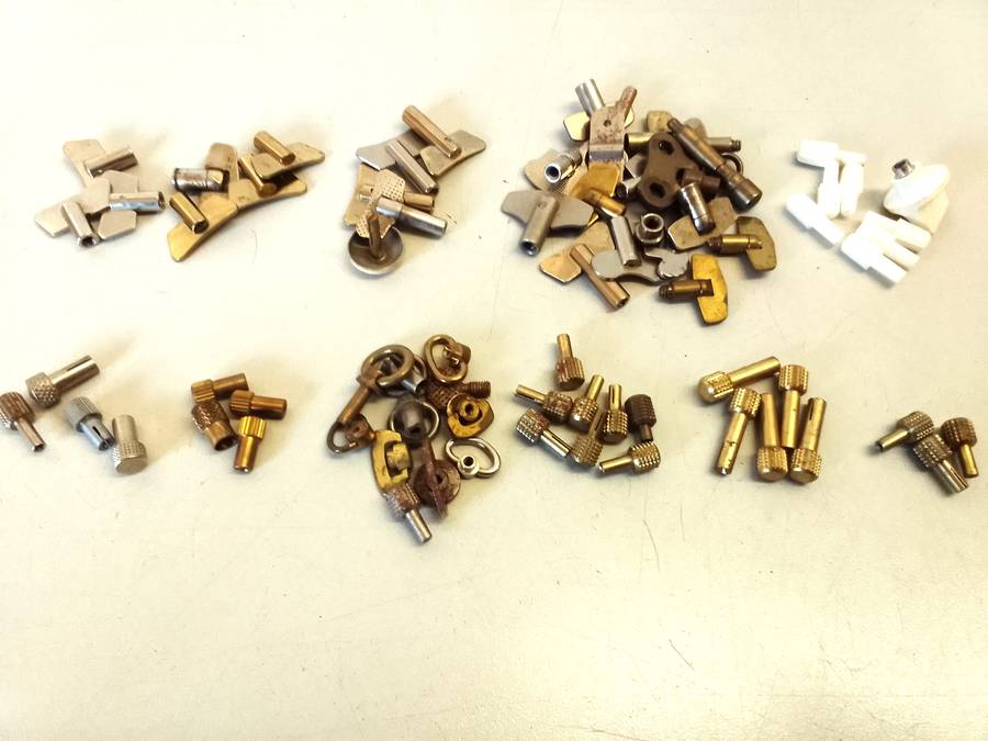 Alarm clock winders & pushers - lot 2