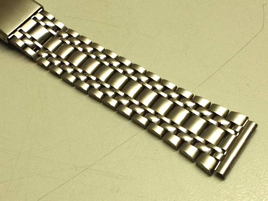Used 18mm stainless steel bracelet