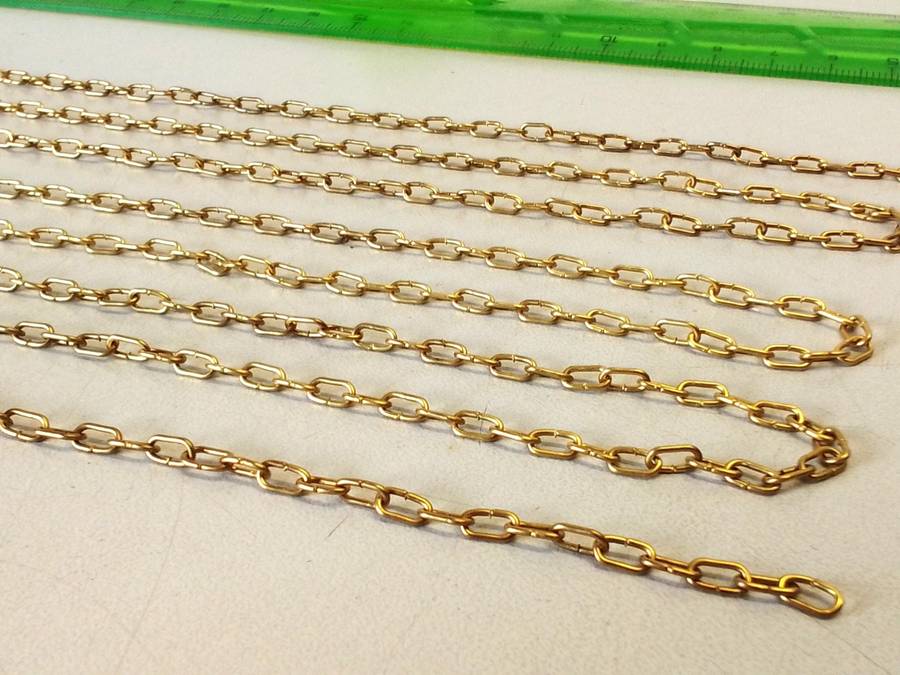 Gilt cock chain
