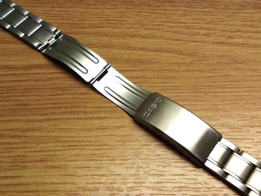 CASIO - 19mm stainless steel bracelet